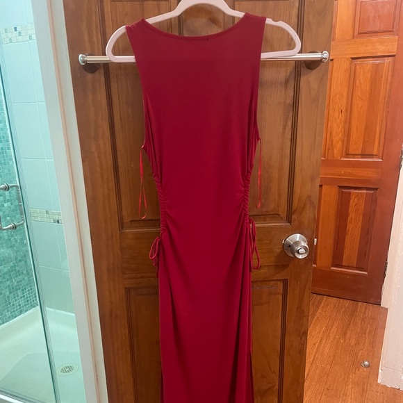 Kora Keyhole MIDI Dress - Picture 3 of 5